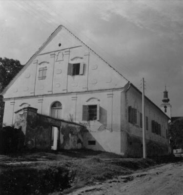 Kutina - Župni dvor - Total izvana (snimka Akademije)