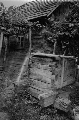Voloder (Popovača) - Dio kuće kbr. 20 s bunarom u dvorištu; 